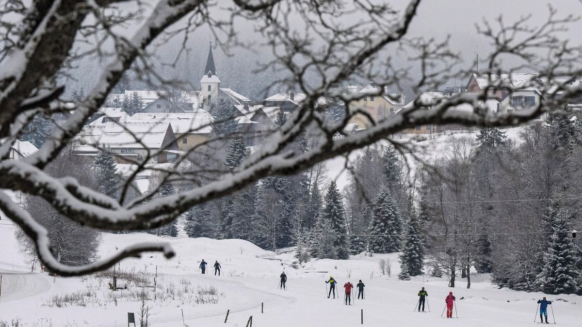 Školákům začínají jarní prázdniny, horská střediska praskají ve švech